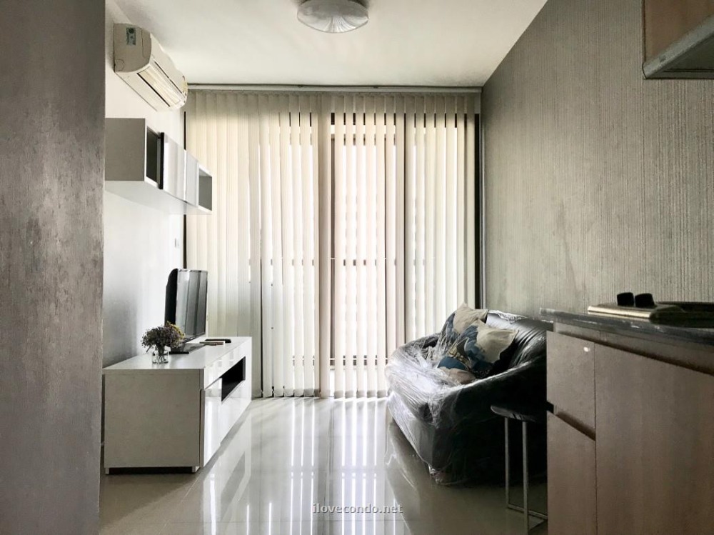 For SaleCondoLadprao, Central Ladprao : Condo for sale, IDEO Ladprao 17, 6th floor, decorated in white tones, clean, ready to move in, 2 minutes walk to MRT Chatuchak