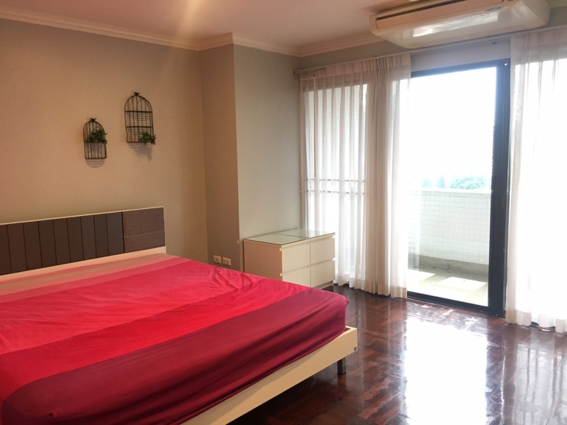 For RentCondoSukhumvit, Asoke, Thonglor : Condo for sale and rent, Richmond Palace, fully furnished. Privacy, convenient transportation, close to Phrom Phong BTS station
