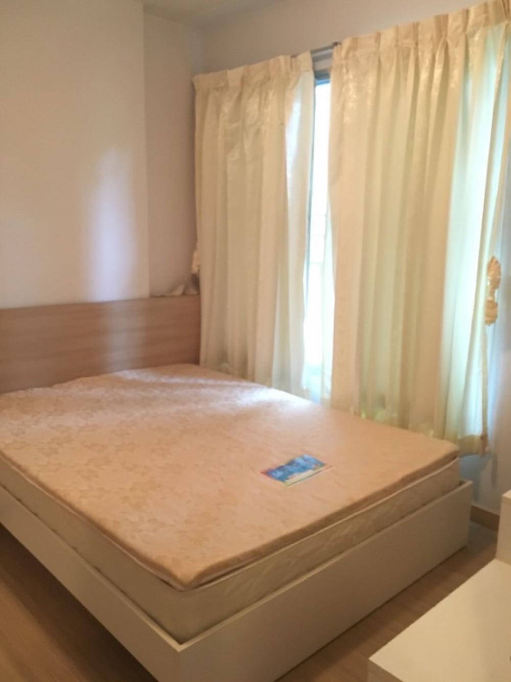For RentCondoPattanakan, Srinakarin : For rent, The Parkland Srinakarin, Building E, 2nd floor, 40 sq m, complete with furniture and electrical appliances. New TV in living room 7,900 baht