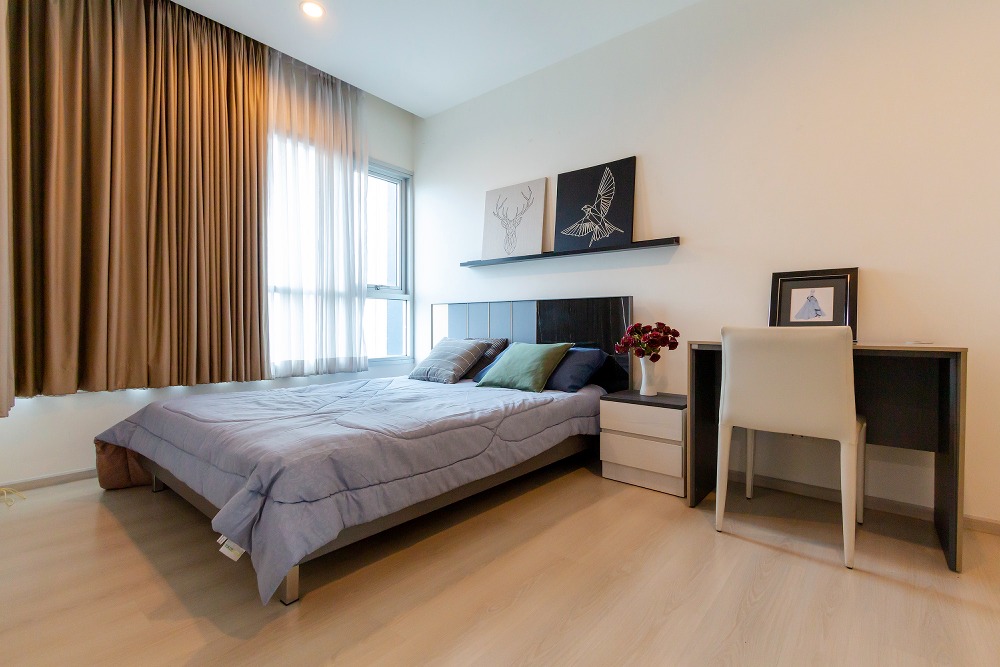 For RentCondoRatchadapisek, Huaikwang, Suttisan : LI386_P LIFE RATCHADAPISEK ** Very beautiful room, fully furnished, ready to move in. Spacious room, lots of usable space**, easy to travel, close to amenities