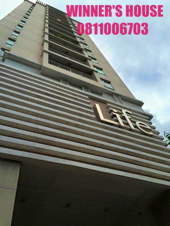 For RentCondoAri,Anusaowaree : Luxury condo for rent, good location, next to MRT Saphan Khwai, 1 room, 31 square meters, with outside kitchen, separate cooking zone
