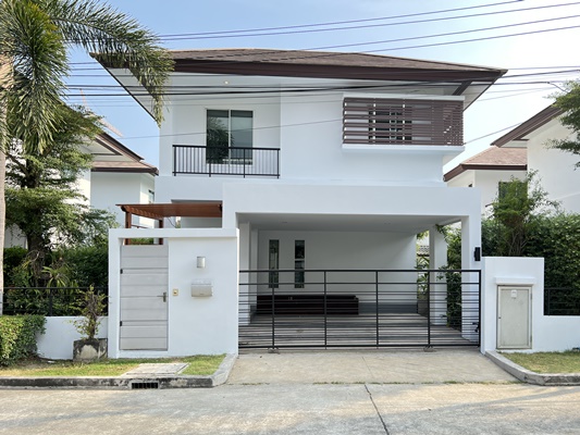 For SaleHousePattanakan, Srinakarin : house for sale, single house, Nirvana Beyond Light Rama 9, near Airport Link Ban Thap Chang, area 61.5 sq.wa., 3 bedrooms, 4 bathrooms, with a maidroom  lease expires June 2023, rental price 45,000 baht/month