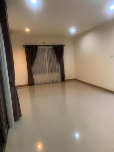 For SaleHouseSriracha Laem Chabang Ban Bueng : Luxury Cozy House to Live In!!! 2-storey House for Sale , Magnolie Village near Sriracha Tiger Zoo