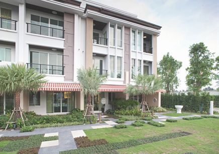 For RentTownhouseEakachai, Bang Bon : Baan Klang Muang Sathorn Taksin 2, near BTS Wutthakat, 20 sq.w., usable area 167 sq m.