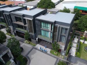 For SaleHouseYothinpattana,CDC : House for sale With swimming pool and private lift Bugaan Yothin Pattana 3-storey house, 4 bedrooms, 5 bathrooms, land 60 sq w, usable area 427 sq m.