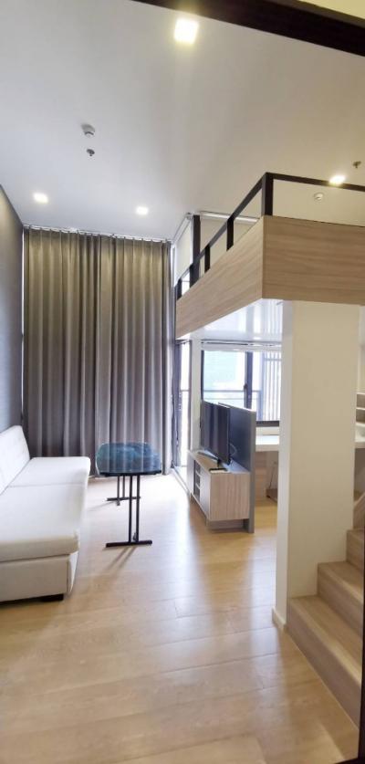 For RentCondoRama9, Petchburi, RCA : Duplex room for rent, high ceiling, beautiful decoration, Chewathai Residence Asoke Condo | Near MRT Rama 9