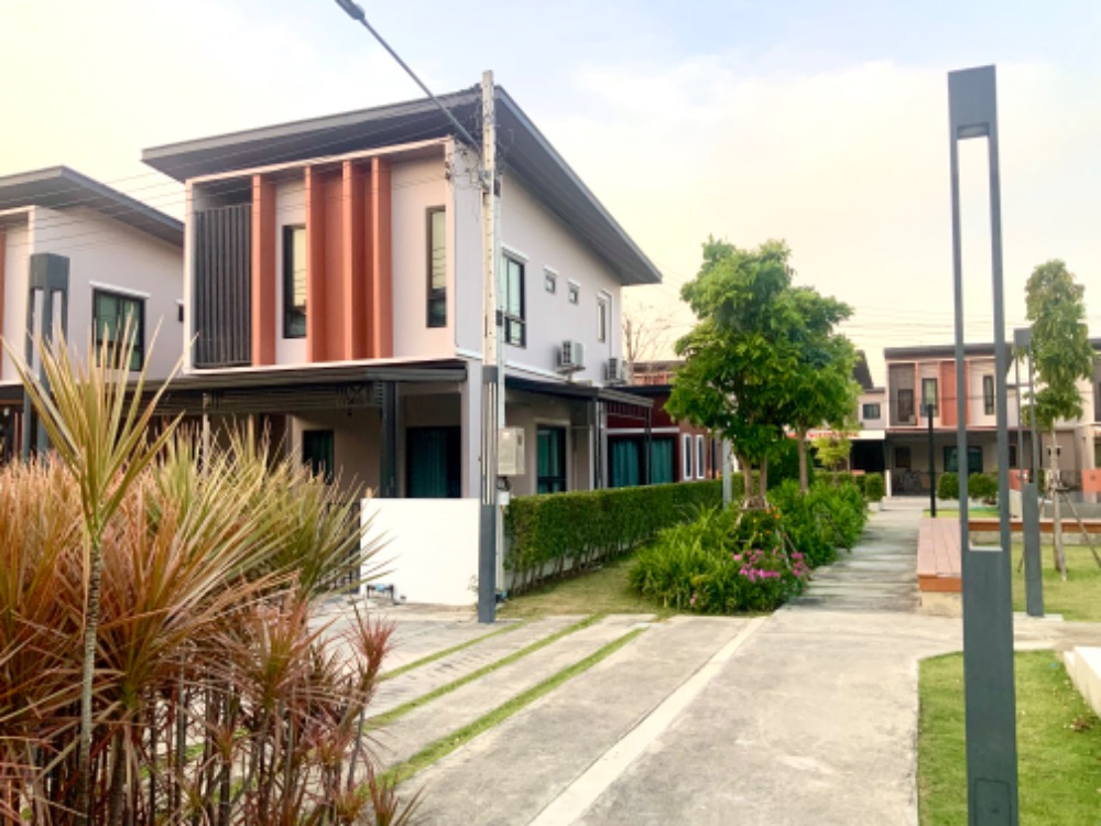 For RentHousePattaya, Bangsaen, Chonburi : Home for Rent at Maneerin Village Sukprayoon, AmataCity Industrial Estate, Napa, Chonburi (Fully Furnished)