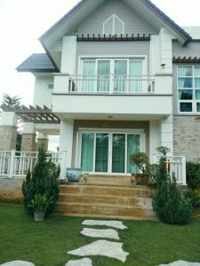 For SaleHouseKorat KhaoYai Pak Chong : House for sale in Khao Yai, very beautiful, area 410 square wa, Moo Si Subdistrict, Pak Chong District, Nakhon Ratchasima Province The house is in good condition. Suitable as a vacation home, the weather is very good.