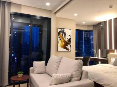 For RentCondoSukhumvit, Asoke, Thonglor : 📣 Condo for rent Ashton Asoke (Ashton Asoke), curved glass corner room, beautifully decorated, 1 bedroom type, size 35.58 sq m, 16th floor with Sky Garden Atrium on the residential floor 🚆 near MRT Rama 9, furniture and electrical appliances fully Ready t
