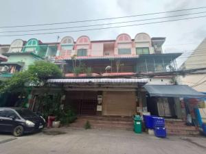 For SaleShophouseBang kae, Phetkasem : 3-storey commercial building for sale, 2 rooms, 32 square wa. Near Sampeng 2, Kanlapaphruek Road, outbound. best golden location In the new retail-wholesale kingdom in the Thonburi area