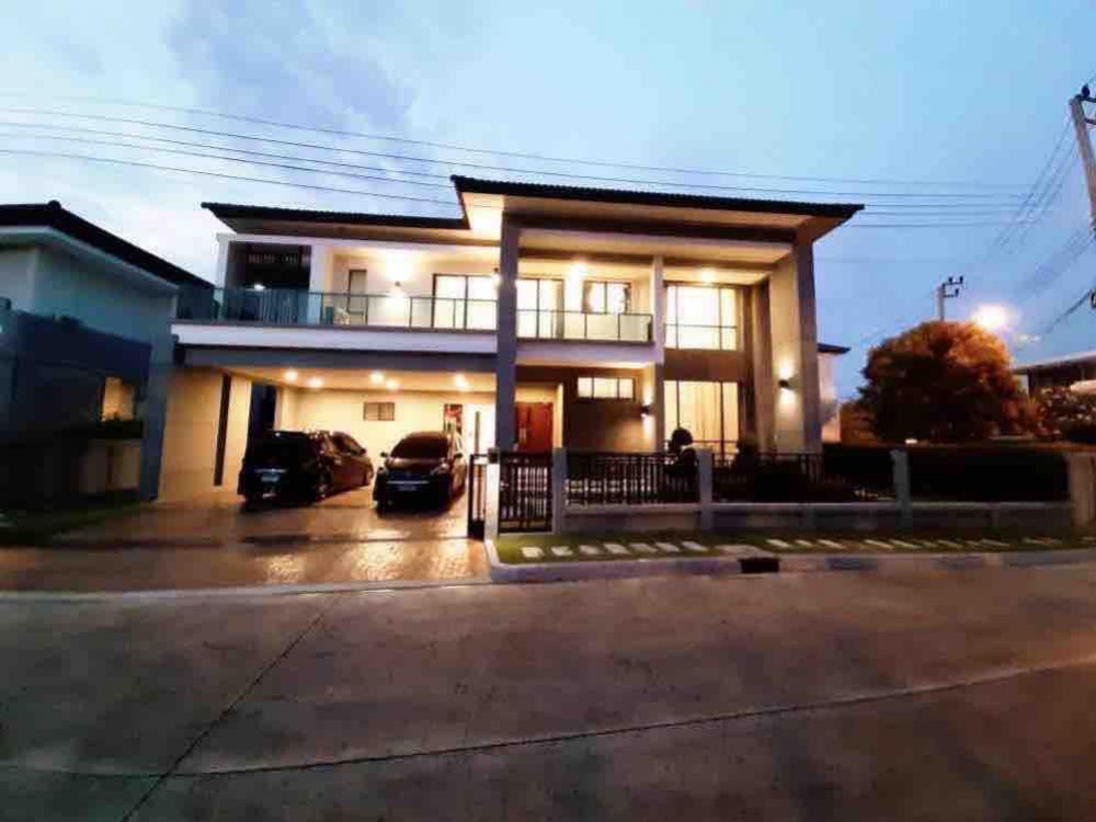 For RentHousePattanakan, Srinakarin : 🔥🔥Risa03266 Single house for rent, The city pattanakarn, 5 bedrooms, 6 bathrooms, 4 parking spaces, only 350,000 baht 🔥🔥