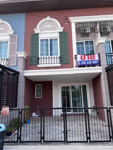 For SaleTownhouseBang kae, Phetkasem : ****Townhome sales Golden Town 2 Bang Khae project, new condition ****