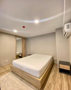 For RentCondoSathorn, Narathiwat : Blossom Condo @ Sathorn - Charoenrat Urgent rent !! The room is very beautiful. You can ask for more information.