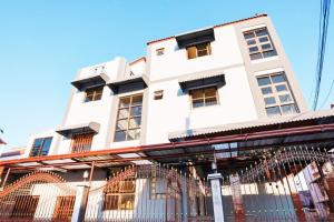 ขายทาวน์เฮ้าส์/ทาวน์โฮมโชคชัย4 ลาดพร้าว71 : CB018😍 For SELL ขายทาวน์เฮ้าส์ Townhouse 3 ชั้น,🚪3 ห้องนอน🚄ใกล้ MRT ลาดพร้าว🏢โชคชัย 4🔔พื้นที่บ้าน:23.00ตร.วา🔔พื้นที่ใช้สอย:300.00ตร.ม.💲ขาย:5,900,000฿📞O99-5919653,O65-9423251✅LineID:@sureresidence