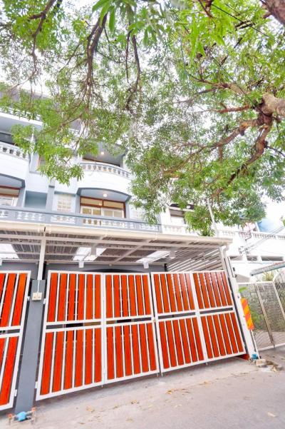 ขายทาวน์เฮ้าส์/ทาวน์โฮมรัชดา ห้วยขวาง : CB011😍 For SELL ขายทาวน์โฮม Townhome 4 ชั้น🚪3 ห้องนอน🚄ใกล้ MRT สุทธิสาร🔔พื้นที่บ้าน:22.00ตร.วา🔔พื้นที่ใช้สอย:350.00ตร.ม.💲ขาย:6,800,000฿📞O99-5919653,O65-9423251✅LineID:@sureresidence