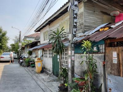 For SaleBusinesses for saleSukhumvit, Asoke, Thonglor :  Urgent sale!!! House for rent with land and tenants, area 134 square wah, Sukhumvit 107 (Soi Bearing 13), every house is fully rented, price 12 million baht (owner sells by himself, can negotiate)