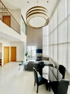 ให้เช่าคอนโดสุขุมวิท อโศก ทองหล่อ : Emporio place 24 #Condominium Super Luxury# 🔥 Hot Deal!🔥