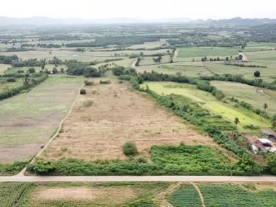 For SaleLandPak Chong KhaoYai : Land for sale in Khao Yai, Wang Sai Subdistrict, Pak Chong District, 42 rai. The land is on a hill,