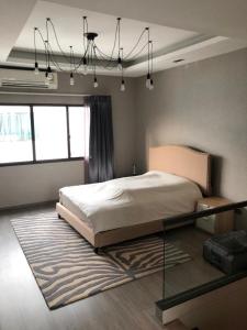 For RentTownhouseKaset Nawamin,Ladplakao : ( E7-1-H374) Townhouse for rent Landmark Ekkamai-Ramintra Contact to inquire at ID Line: @790egvle (with @ too), add me.