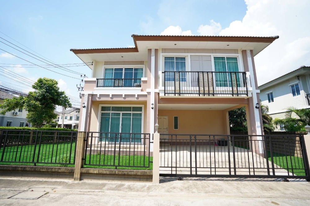 For RentHouseRama5, Ratchapruek, Bangkruai : House for rent with 3 bedrooms 4 bathrooms and 1 multipurpose room. With 4 air conditioners, able to make an office on Road 345