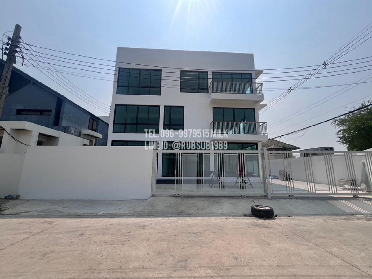 For RentTownhouseVipawadee, Don Mueang, Lak Si : For rent‼️ A commercial building very spacious ,suitable for storage or live stream. near Don Mueang Airport.