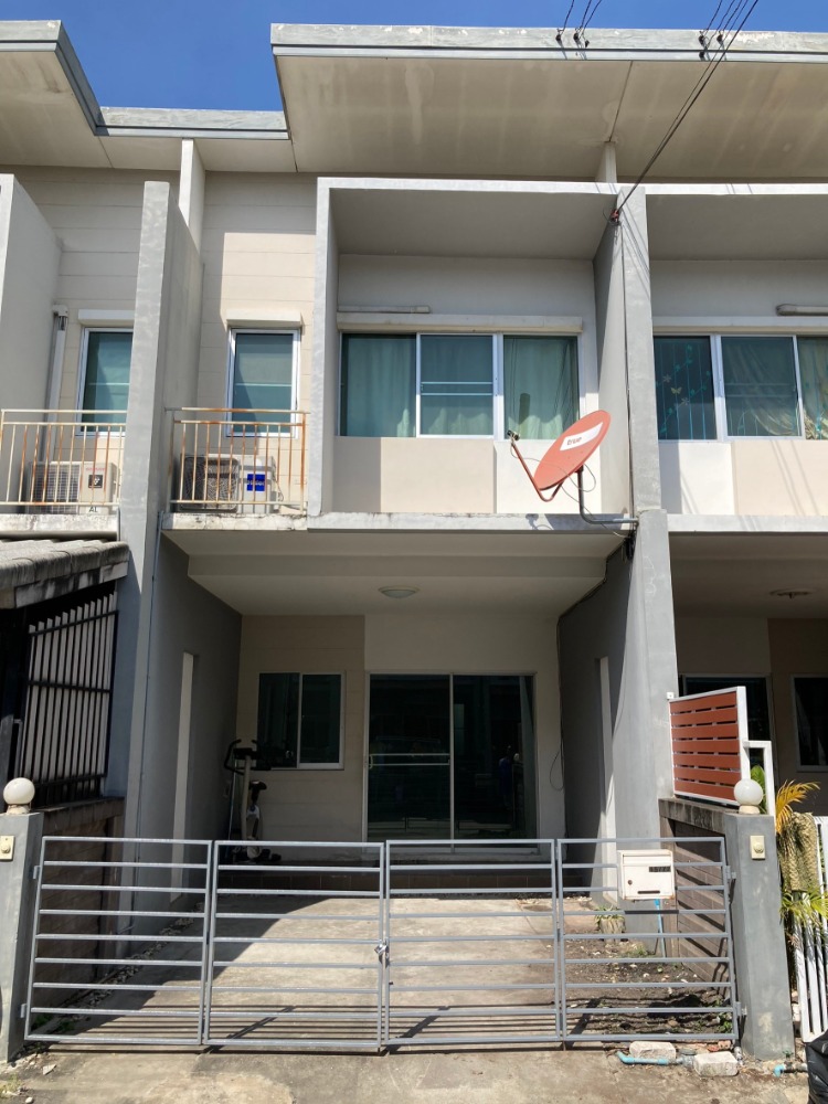 For SaleTownhousePathum Thani,Rangsit, Thammasat : Urgent sale!!️ Townhome V Village Village 1 Navanakorn (V-Village1 Navanakorn) along Khlong 2, Pathum Thani Province.