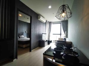 For RentCondoOnnut, Udomsuk : RT133_P RHYTHM SUKHUMVIT 44/1 ** Beautiful room, fully furnished, ready to move in ** Easy to travel, complete facilities