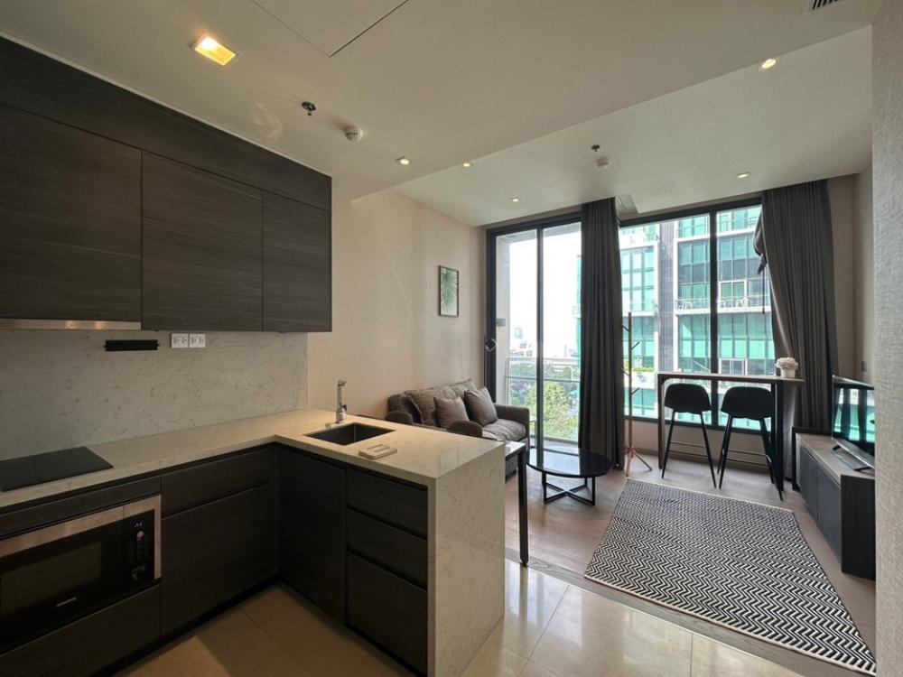 ให้เช่าคอนโดสุขุมวิท อโศก ทองหล่อ : 🏢 The Esse Asoke 📍ชั้นสูง 🛏️ห้องมุม 🛋️เฟอร์นิเจอร์ 📺เครื่องใช้ไฟฟ้า ครบ (ราคาพิเศษ)