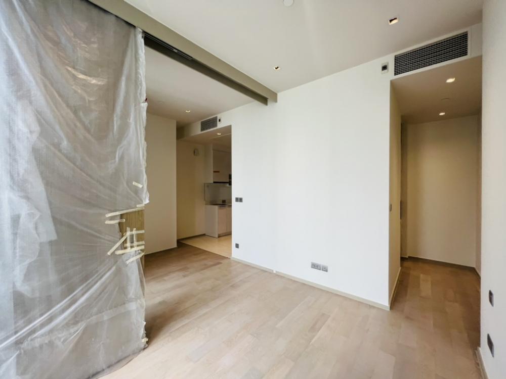 For SaleCondoSilom, Saladaeng, Bangrak : 1 Bed 31 sqm build-in whole room, one price, high floor!!️