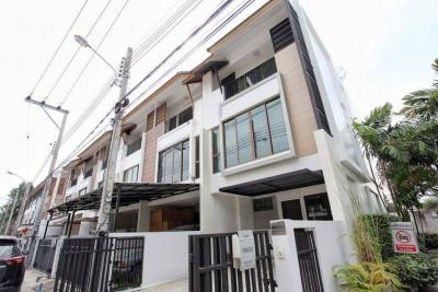 For RentTownhouseOnnut, Udomsuk : 3-storey townhome for rent, The Private Project, Sukhumvit 97/1, fully furnished, rent 45,000 baht/month