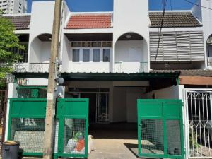For RentTownhouseLadprao, Central Ladprao : 2-storey townhouse for rent near BTS, Ladprao 21 Road.