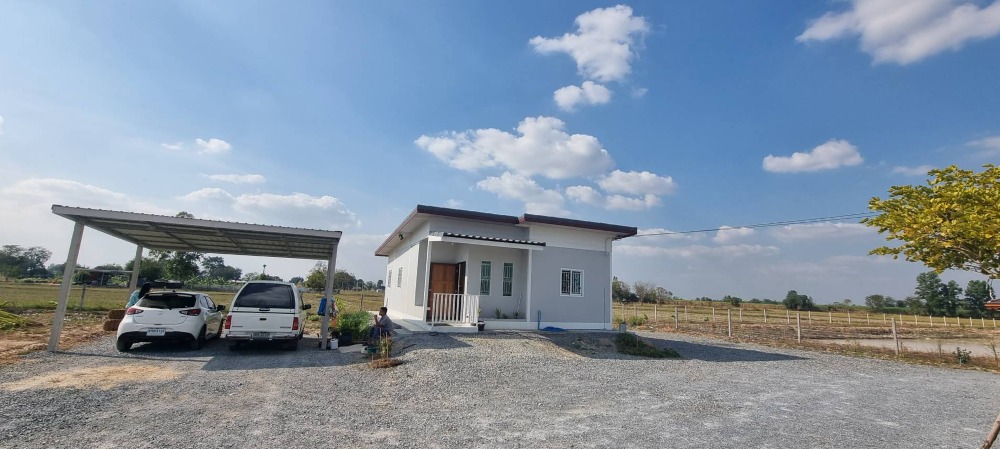ขายบ้านสุพรรณบุรี : ขาย บ้านเดียวหลังใหม่ 1 ชั้นพร้อมที่ดิน 1 ไร่ครึ่ง มีบ่อน้ำ จ.สุพรรณบุรี