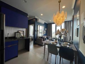 For RentCondoSukhumvit, Asoke, Thonglor : Special price!!! Condo for rent, XT Ekkamai, 2 bedrooms, 2 bathrooms, new, beautifully decorated, price only 35,000 baht, size 53 sq m, in the heart of Ekkamai, near Thonglor
