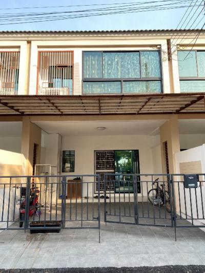 For RentTownhousePattanakan, Srinakarin : ❤️❤️❤️ Townhome for rent, Time Home Village, Rama 9 in the heart of the city 地位优越,近市物区。🎊🎊🎊
