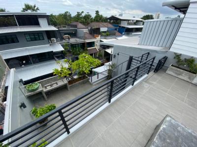 For SaleTownhouseLadprao, Central Ladprao : Townhome for sale, Ladprao 41 intersection 6-9, near MRT Lat Phrao 400 sq m. 33 sq m. Very good condition, beautifully decorated.