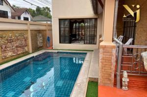 For RentHousePattaya, Bangsaen, Chonburi : 🧩 Large pool villa house for rent, 5 bedrooms