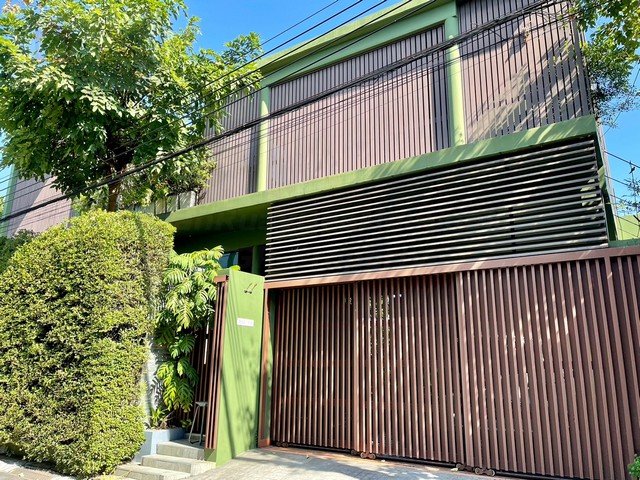 For RentHouseRamkhamhaeng, Hua Mak : House for rent, 2 floors, 70 sq m., Soi Ramkhamhaeng 21, Phlapphla Subdistrict, Wang Thong Lang District, Bangkok 50,000 baht per month 0652539924