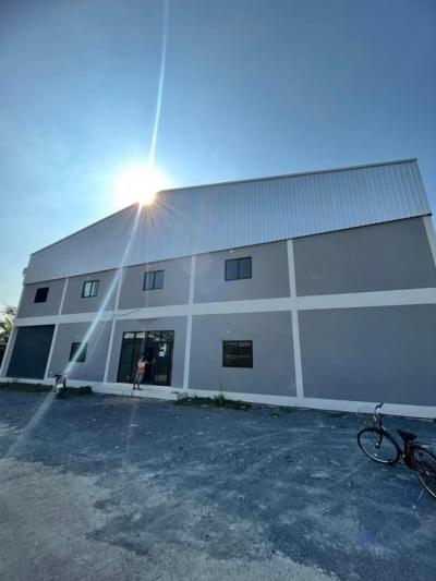 For RentWarehouseEakachai, Bang Bon : Rent a new warehouse, 2000 sq m., Line 4, Wat Pho Jae, 150,000 / month, 3 year contract, large cars can go in and out. Container trucks can go in and out. Please contact us at 086-367-4148