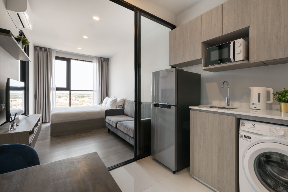 ให้เช่าคอนโดระยอง : 𝗥𝗲𝗮𝗱𝘆 𝘁𝗼 𝗺𝗼𝘃𝗲 𝗶𝗻 One Bedroom walk in closet FREE Wi-Fi @ Notting Hill Rayong City by Hampton (Accept Short Contract)