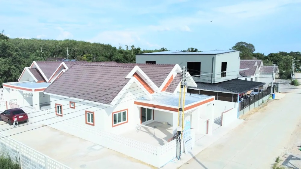For SaleHouseRayong : This location has only one place with many offers and free gifts. Free at all costs. with a new home project surrounded by many amenities