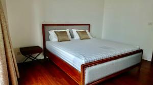 For RentCondoWitthayu, Chidlom, Langsuan, Ploenchit : 🔥Hansar Rajdamri🔥 For Rent ‼️ 2 beds 2baths 130 Sqm High floor 20+ Rent 110K💕