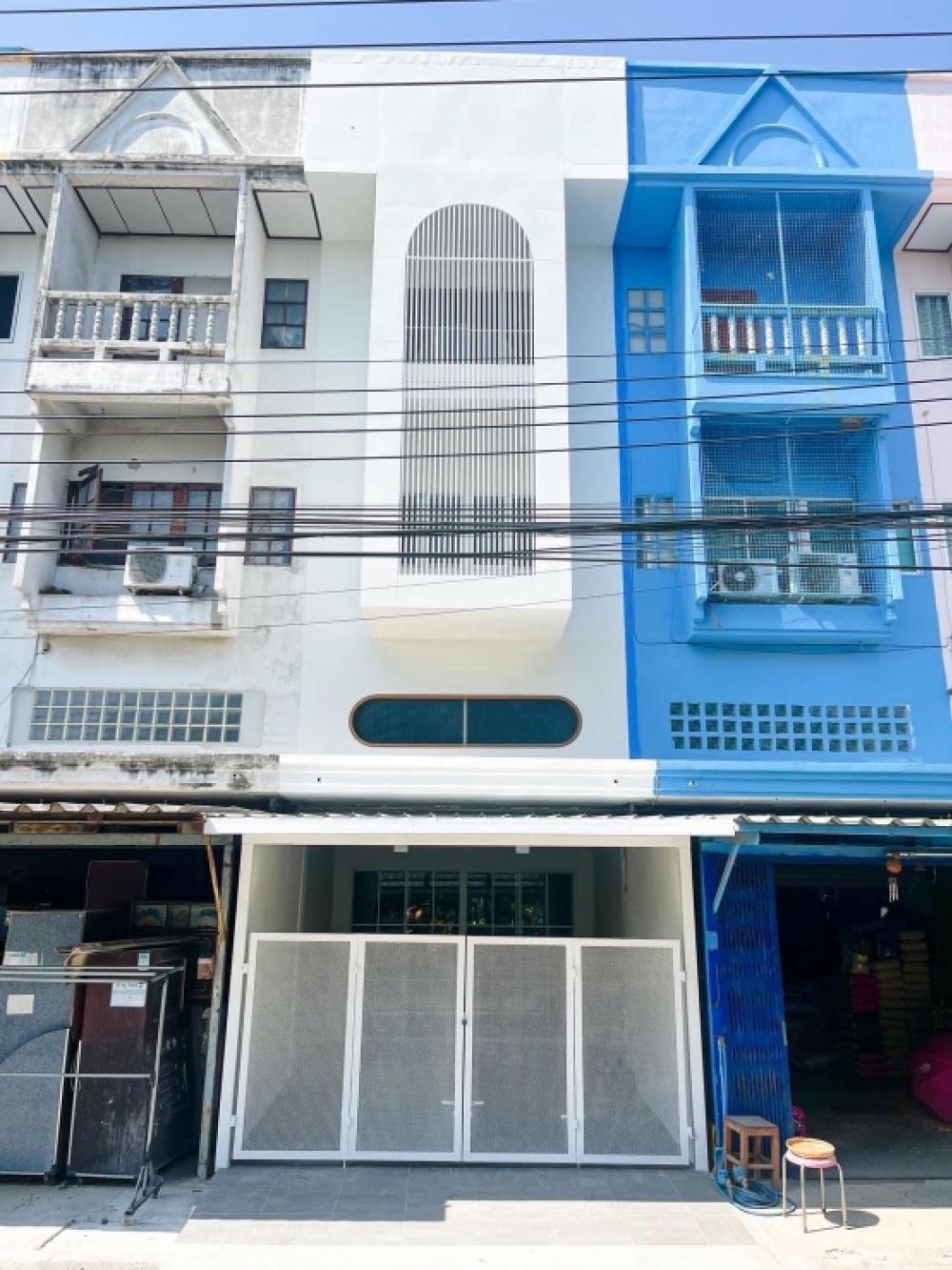 For SaleTownhouseNonthaburi, Bang Yai, Bangbuathong : 3 and a half storey townhouse for sale, Phimonrat 1 Project, Baan Kluay Road, Sai Noi, at the beginning of the project, renovated, beautiful, ready to move in