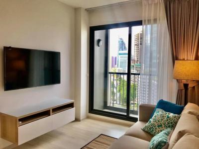 For RentCondoWitthayu, Chidlom, Langsuan, Ploenchit : **For Rent** New condo in the heart of the city, Life One Wireless - corner room, very beautiful, 38 sq m.