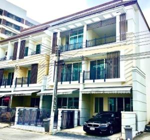 For RentTownhouseKaset Nawamin,Ladplakao : 3-storey townhome for rent and sale Baan Klang Muang Urbanion Kaset Nawamin 2, Soi Lat Pla Khao 79, corner plot, furnished, ready to move in