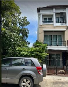 For RentTownhouseKaset Nawamin,Ladplakao : N3421 3-storey townhome for rent and sale, Baan Klang Muang, Kaset-Nawamin Road, behind the corner