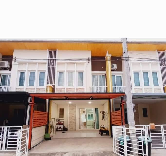 ขายทาวน์เฮ้าส์/ทาวน์โฮมลาดกระบัง สุวรรณภูมิ : BH19 ขาย ทาวน์เฮ้าส์ หมู่บ้าน โกลเด้น ทาวน์ เฉลิมพระเกียรติ-สวนหลวง Golden Town