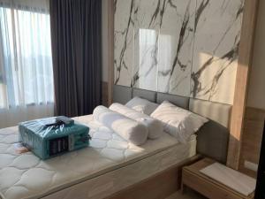 For RentCondoRama9, Petchburi, RCA :  For rent 💜Life Asoke 💜 Beautifully decorated room, beautiful pattern, city view. complete electrical appliances ready to move in