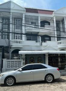 For RentTownhouseSamut Prakan,Samrong : SH_01144 Townhouse for rent, Busaba Village 2, Chang Sam Sien, near BTS Erawan.
