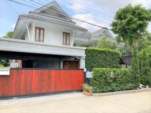 For SaleHouseNawamin, Ramindra : 2 storey detached house for sale, resort atmosphere, Noble Wana Watcharapol Village, corner house, main road zone, in front of the project, area 118 sq m. fully