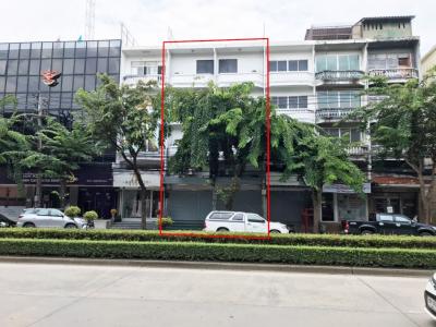 For RentShophouseBang Sue, Wong Sawang, Tao Pun : Commercial building for rent, Prachaniwet Road 1 Opposite the Bon Marche Market